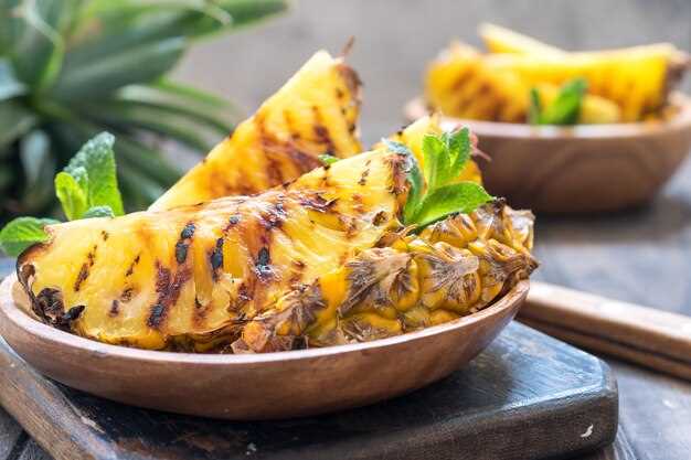 Чистка и нарезка ананаса