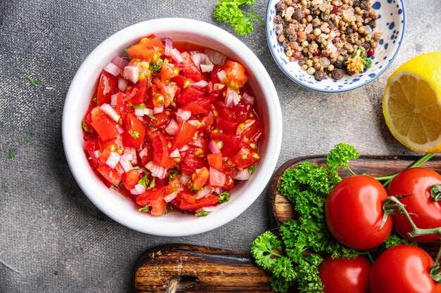 Лучший рецепт салата из фасоли и вяленых томатов: просто, вкусно и полезно